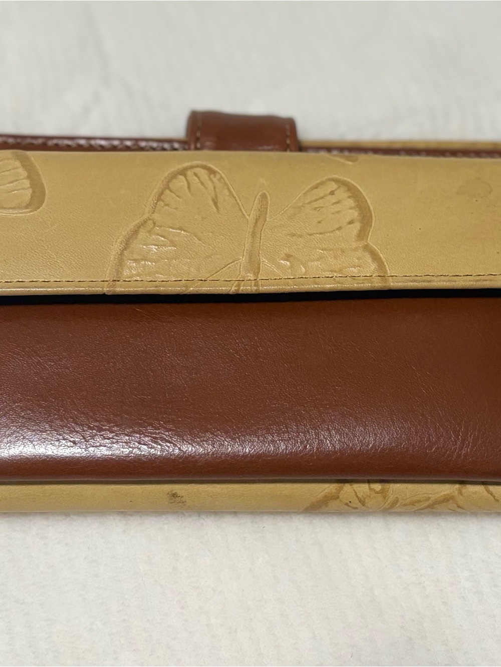 Mario Hernández Two-Tone Butterfly Embossed Leather Wallet in Brown and Cream